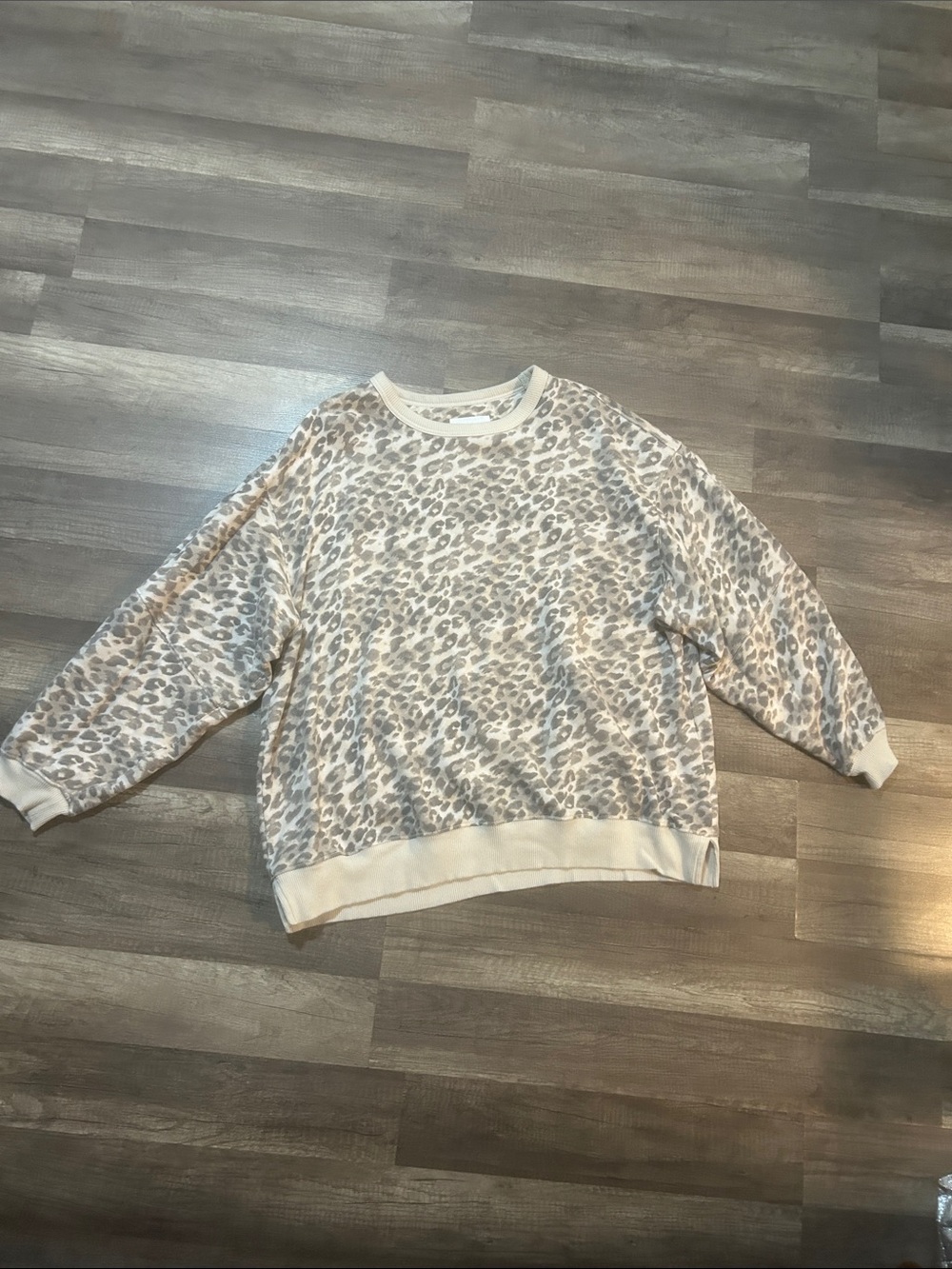 aerie Women's  Sweatshirt Leopard-Print Crewneck Size Large